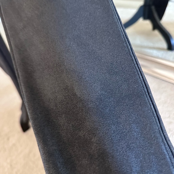 New condition, worn once. Spanx Faux Leather Leggings - Picture 2 of 4